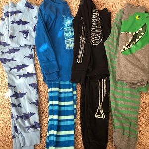 Boy 5t lot of pajamas